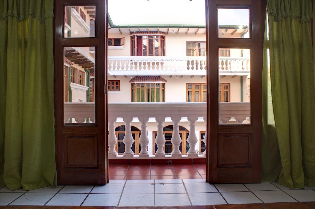 Hotel Fotherhouse San Salvador Exterior photo