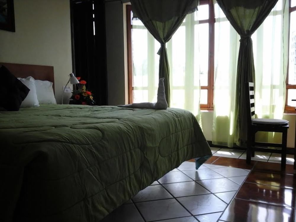 Hotel Fotherhouse San Salvador Exterior photo