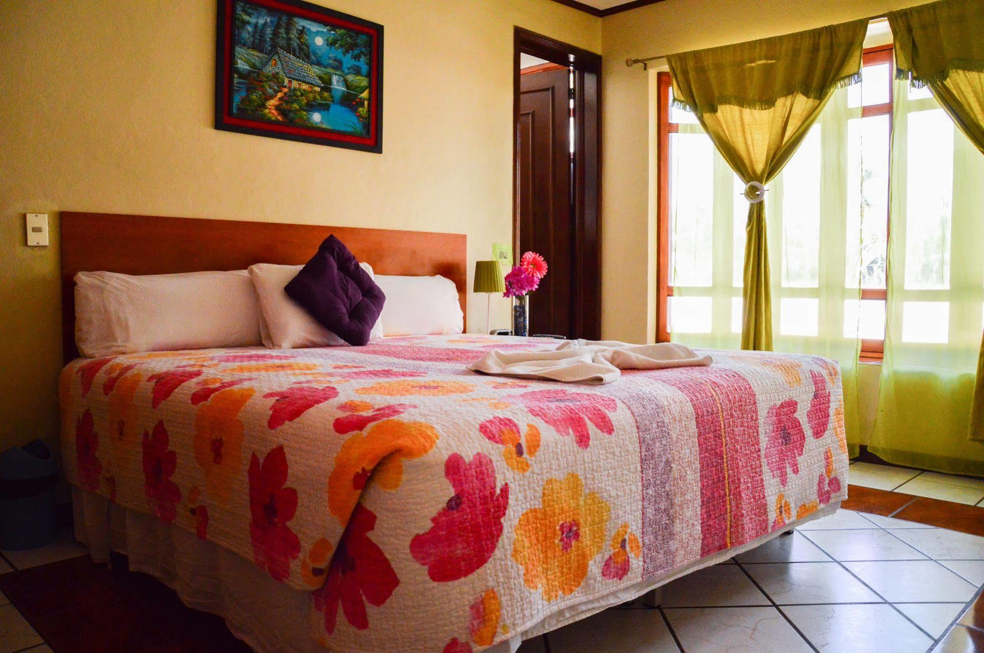 Hotel Fotherhouse San Salvador Exterior photo