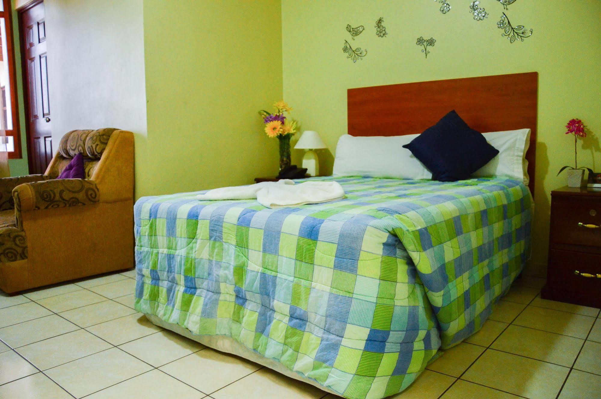 Hotel Fotherhouse San Salvador Exterior photo