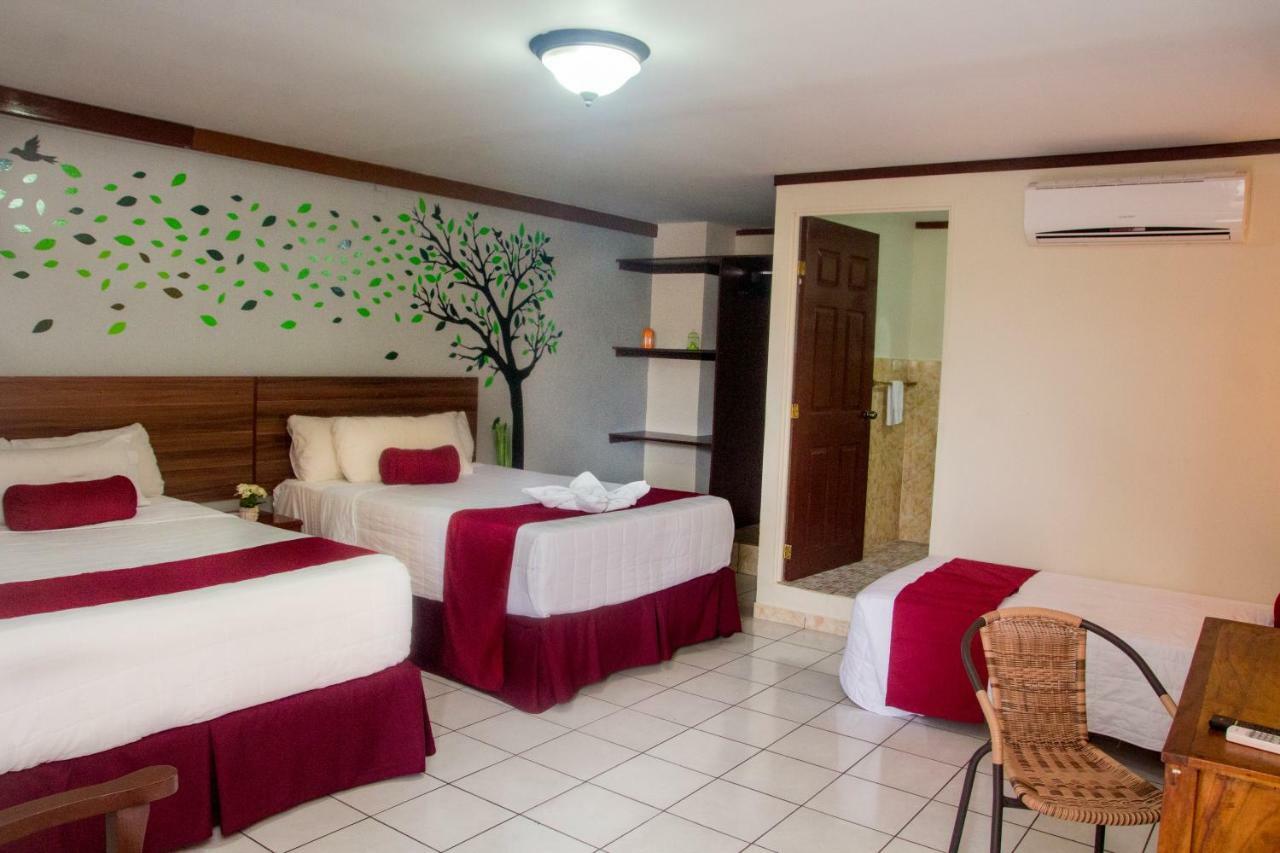Hotel Fotherhouse San Salvador Exterior photo