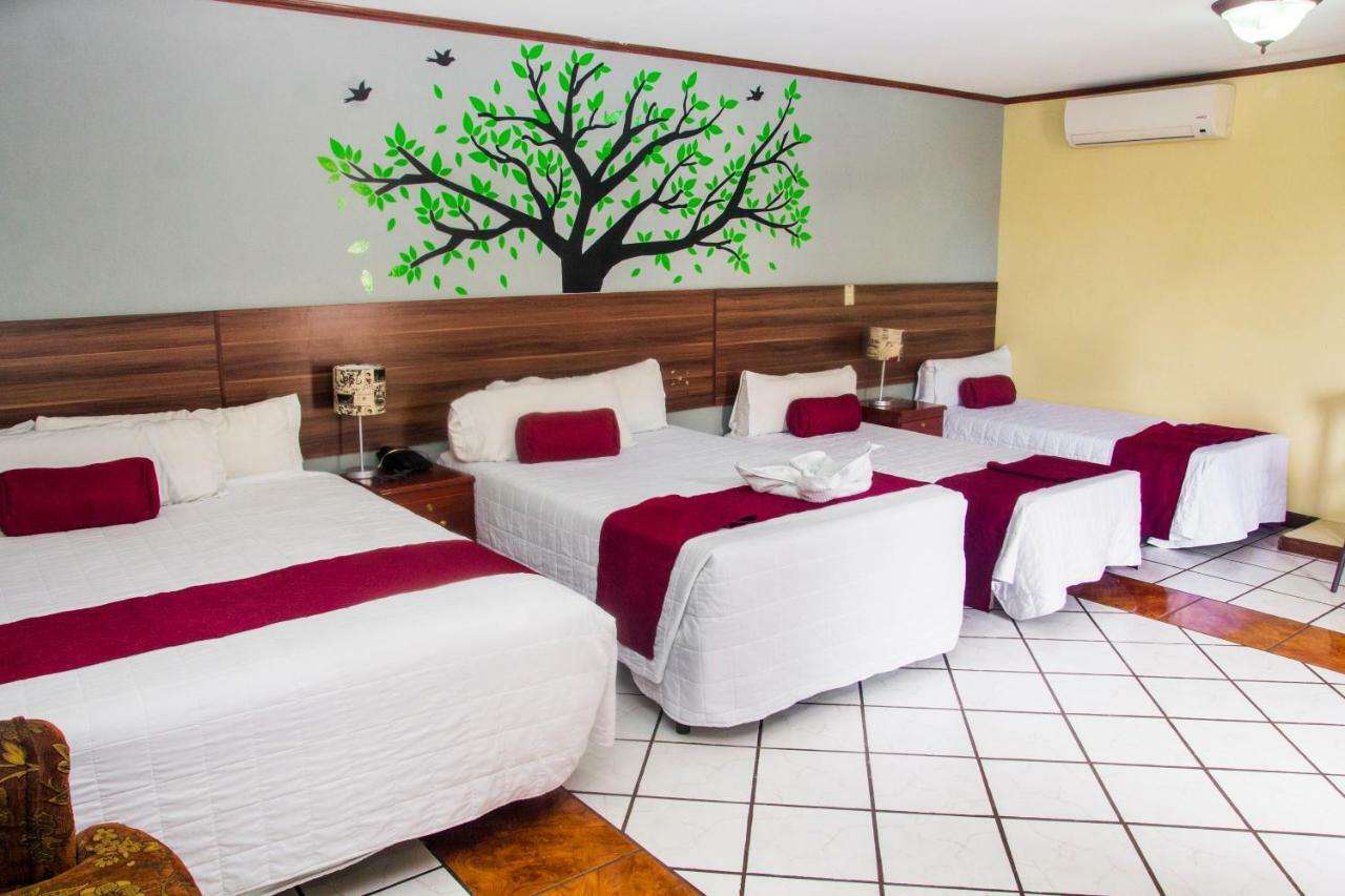 Hotel Fotherhouse San Salvador Exterior photo